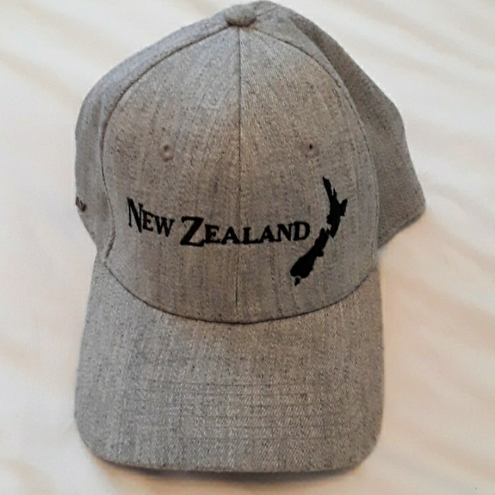 Uflex Wool Blend  Baseball   Hat " New Zealand ". SIZE L' XL